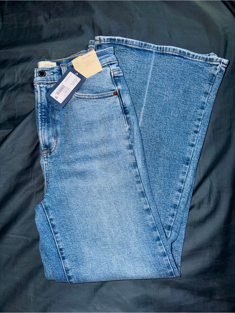 Universal Thread Women’s 70s Flare Jeans Size 6 Light Wash NWT